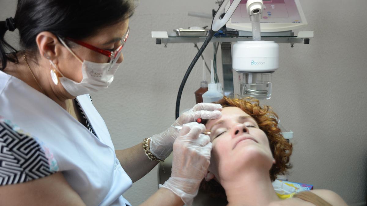 A Região Administrativa de Campinas fechou o ano passado com saldo positivo de 62.036 empregos criados com carteira assinada; a alta foi puxada pelo setor de serviços, com a abertura de 26.803 vagas, seguido pela indústria (22.253), comércio (9.965) e construção civil (5.564) (Alessandro Torres)