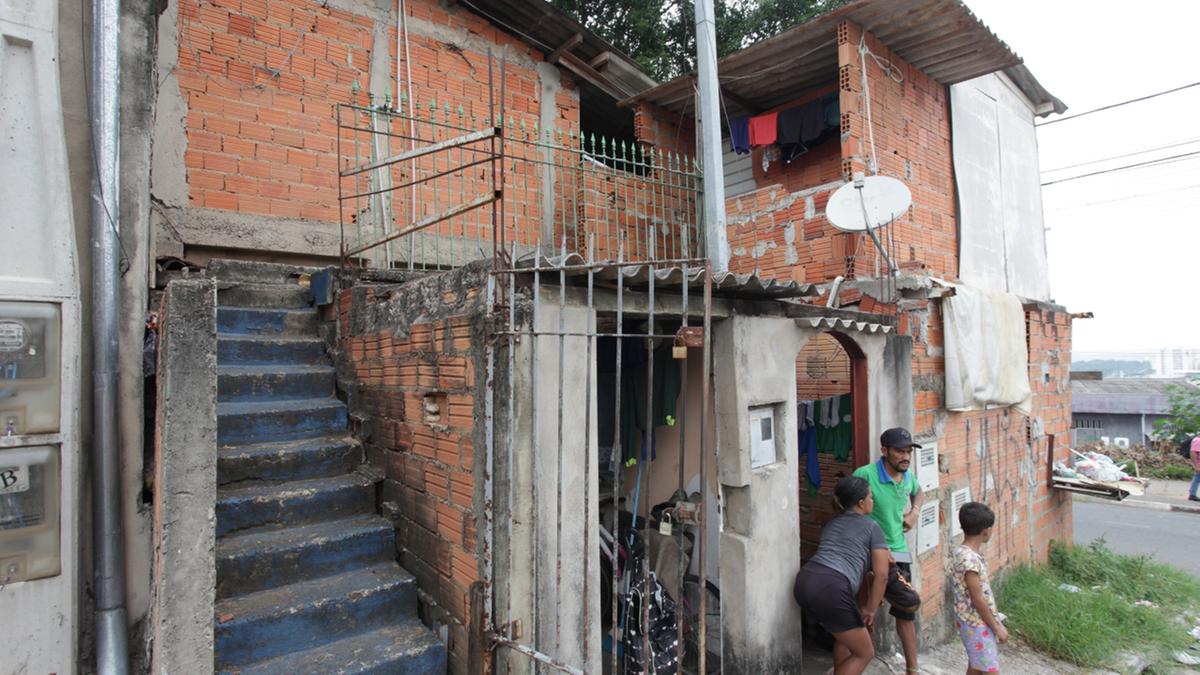 O casal morava há três meses em um pequeno cômodo em um cortiço (Rodrigo Zanotto)