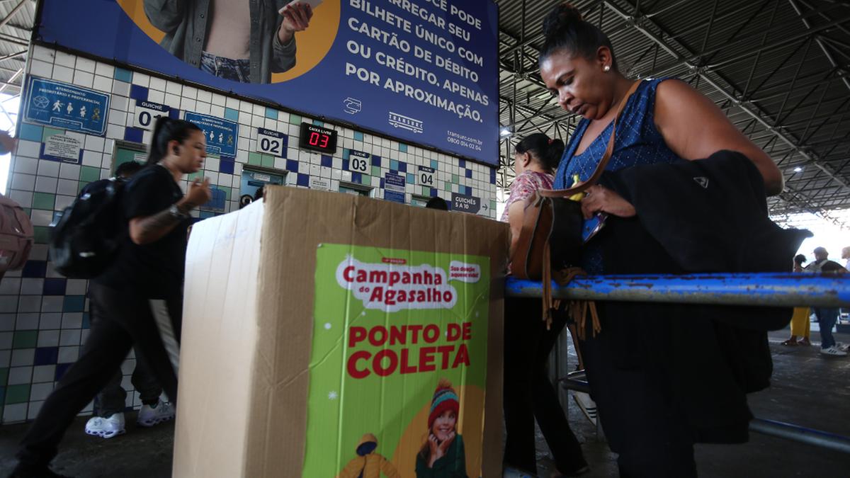 Bastante movimentado, o Terminal Central é um dos locais que disponibiliza ponto de coleta na Campanha do Agasalho; itens serão destinados a abrigos, serviços voltados à população de rua e ao Varal Solidário, que leva as doações às famílias em situação de vulnerabilidade social (Kamá Ribeiro)