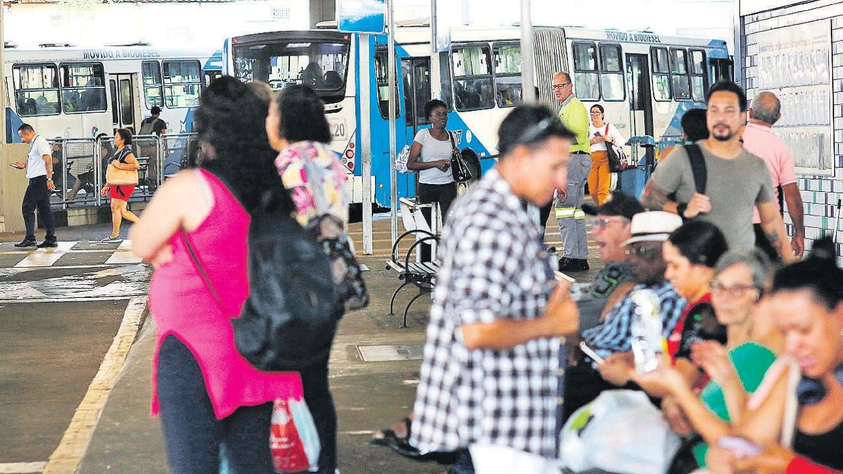 Do total de sugestões feitas pela população, 405 foram depositadas em urnas disponibilizadas nos terminais urbanos, como no Central (foto), e 343 foram enviadas por meio dos canais digitais da Secretaria de Transporte e da Emdec (Kamá Ribeiro)