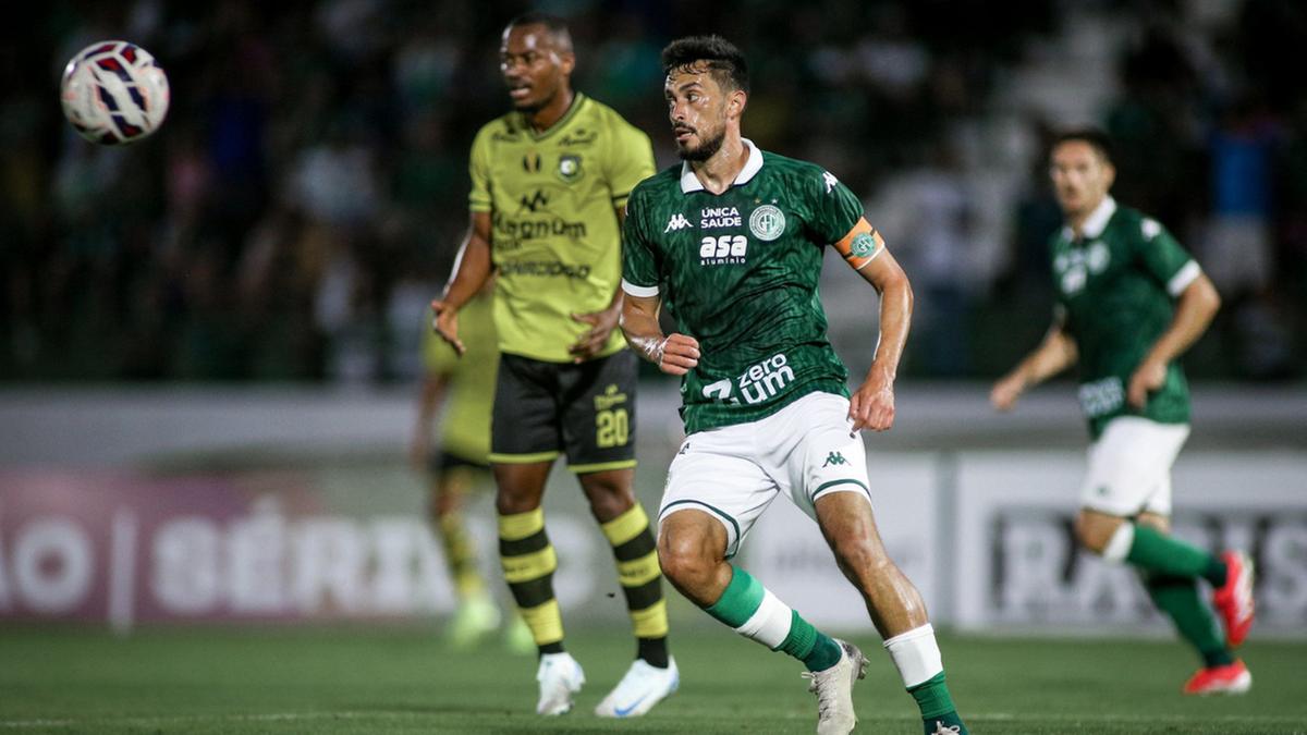 O volante Anderson Leite durante a derrota para o São Bernardo: remanescente de 2024 (Raphael Silvestre\Guarani FC)