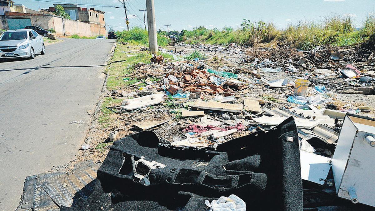 A falta de conservação dos terrenos gerou 884 multas aplicadas a seus proprietários entre 1˚ de janeiro e 30 de abril, uma média de sete por dia (Aleesandro Torres)