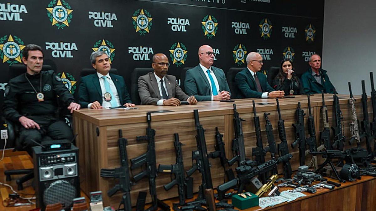 Operação Contenção foi deflagrada em quatro estados brasileiros; ao menos dez criminosos foram presos e 240 armas apreendidas (Divulgação PCERJ)