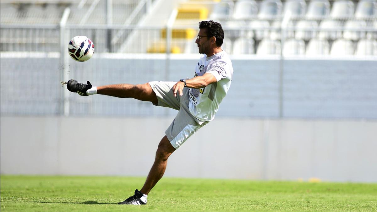 Alberto Valentim montou defesa que tem baixa média de gols sofridos em 2025 (Marcos Ribolli)