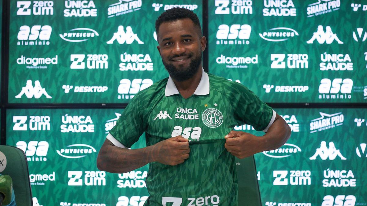 Cicinho veste a camisa do Guarani: ex-Ponte Preta, lateral comentou sobre a rivalidade local (Raphael Silvestre\Guarani FC)