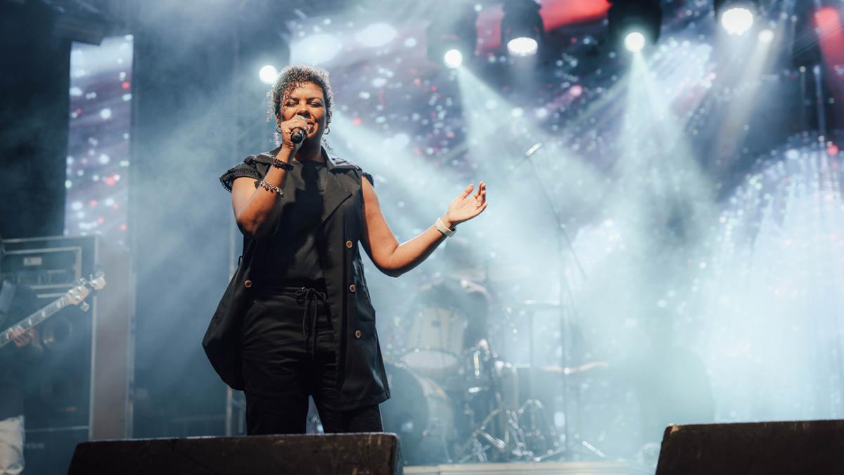 O show será encerrado com a cantora Nívea Soares, considerada uma das principais vozes da música gospel atualmente, reconhecida pelas interpretações de ‘Filho do Deus Vivo’ e ‘Maravilhado’ (Divulgação)