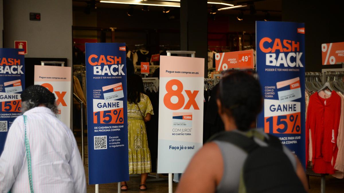 Um dos principais motivos para o aumento da inadimplência, a taxa Selic teve alta de 0,5 ponto percentual no dia 7 de maio e chegou a 14,75% ao ano, a maior dos últimos 19 anos (Alessandro Torres)