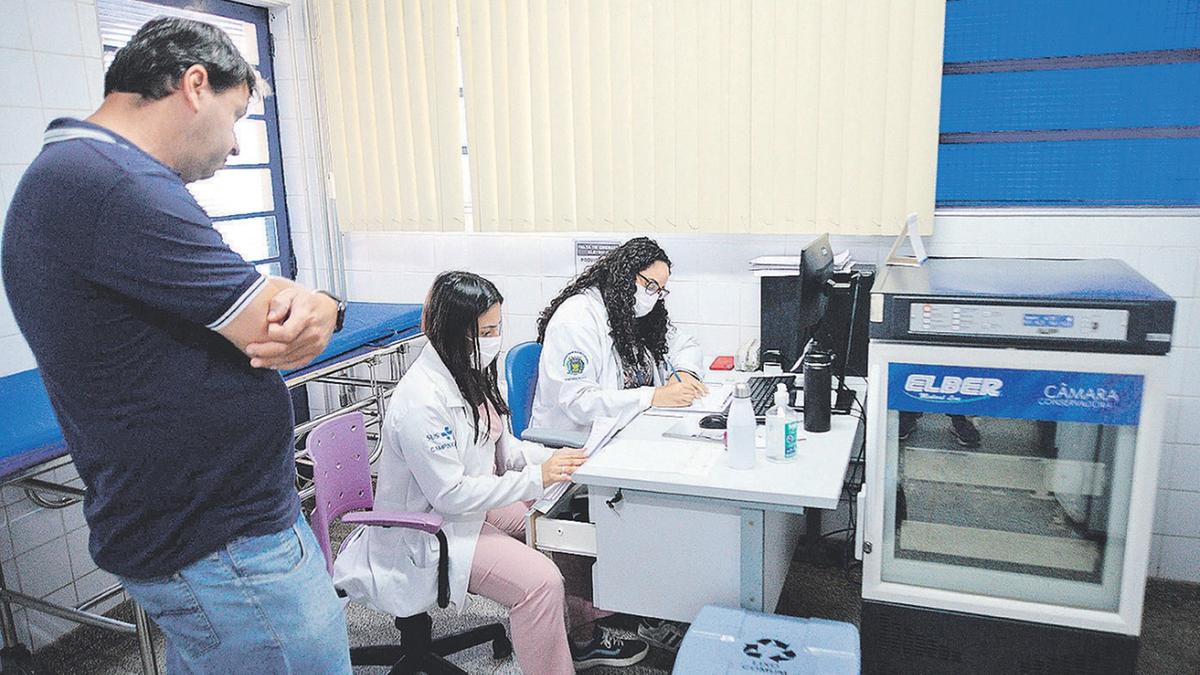 A liberação do imunizante para todas as idades é uma recomendação do Ministério da Saúde aos estados e municípios; um dos motivos para a liberação da vacina ao público geral é a baixa cobertura vacinal registrada até o momento (Alessandro Torres)