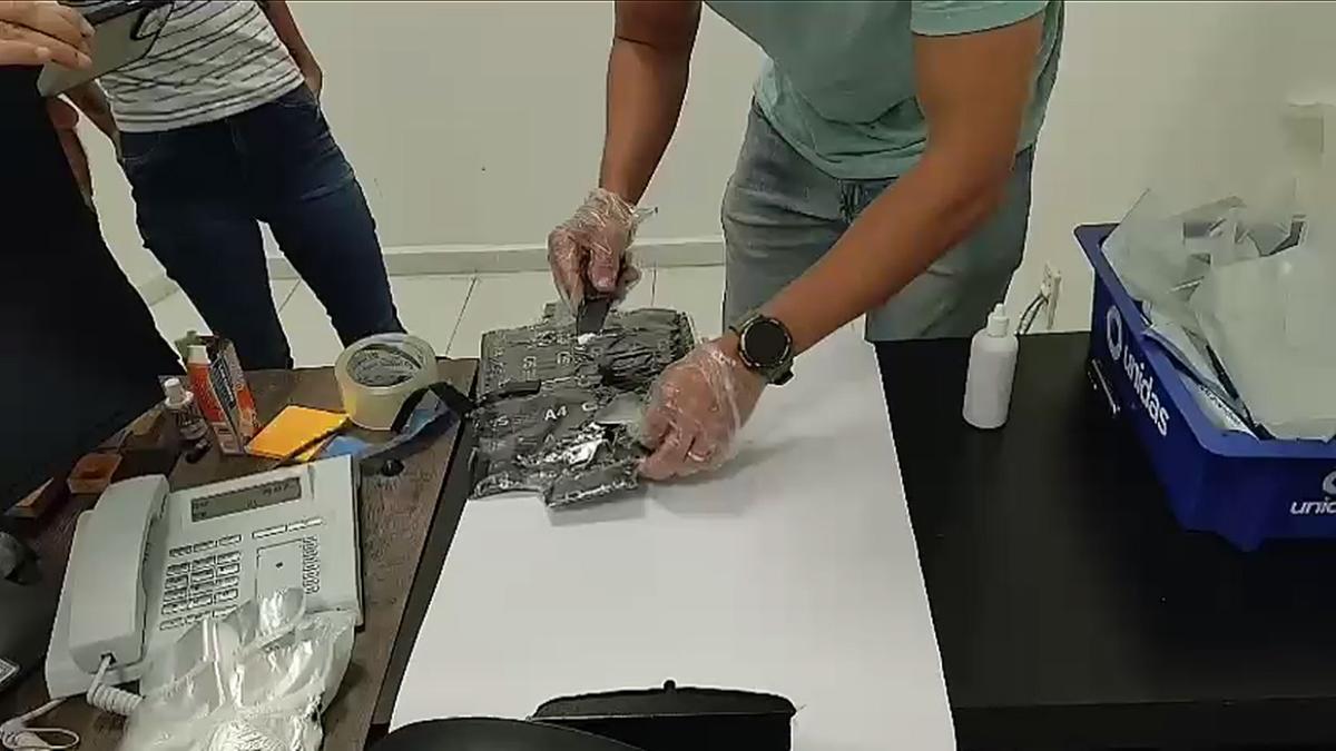 Ação é fruto de flagrantes de pessoas tentando embarcar com droga escondida em malas com fundo falso (Divulgação P.F)