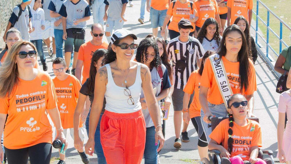 Participantes da edição anterior da Caminhada da Proteção, realizada no Maio Laranja, em Campinas. Mobilização volta às ruas neste sábado (31) para alertar sobre a violência contra crianças e adolescentes (EFC Eventos)