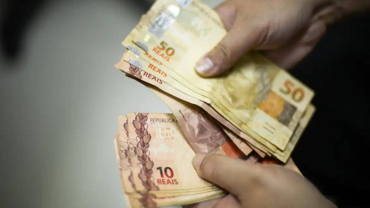 Os gastos com juros ficaram em R$ 69,686 bilhões no mês passado (Marcelo Casal Jr/Agência Brasil)