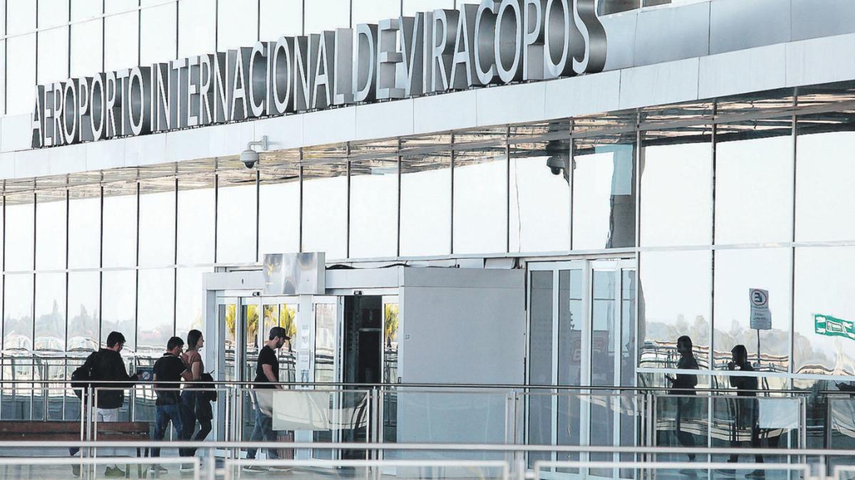 Prazo para relicitação da concessão do aeroporto foi definido pelo TCU ao rejeitar o pedido de adiamento feito pela Aeroportos Brasil Viracopos; o prazo de quatro anos venceria em 2024, mas foi suspenso pela tentativa de acordo entre a ABV e a Anac para manter a empresa e evitar uma nova concorrência, negociação que fracassou (Rodrigo Zanotto)