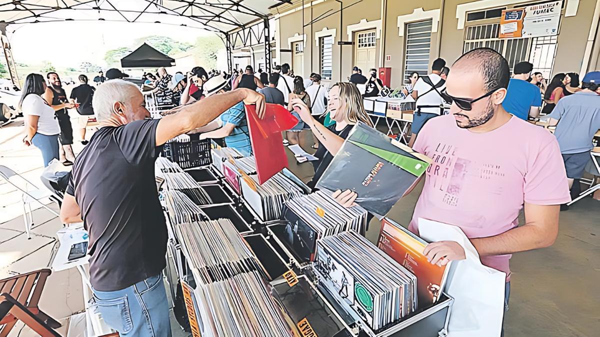 Expositores vão levar à feira desde lançamentos recentes, edições originais de vinil até itens de colecionador — os mais valiosos (Adriano Rosa)