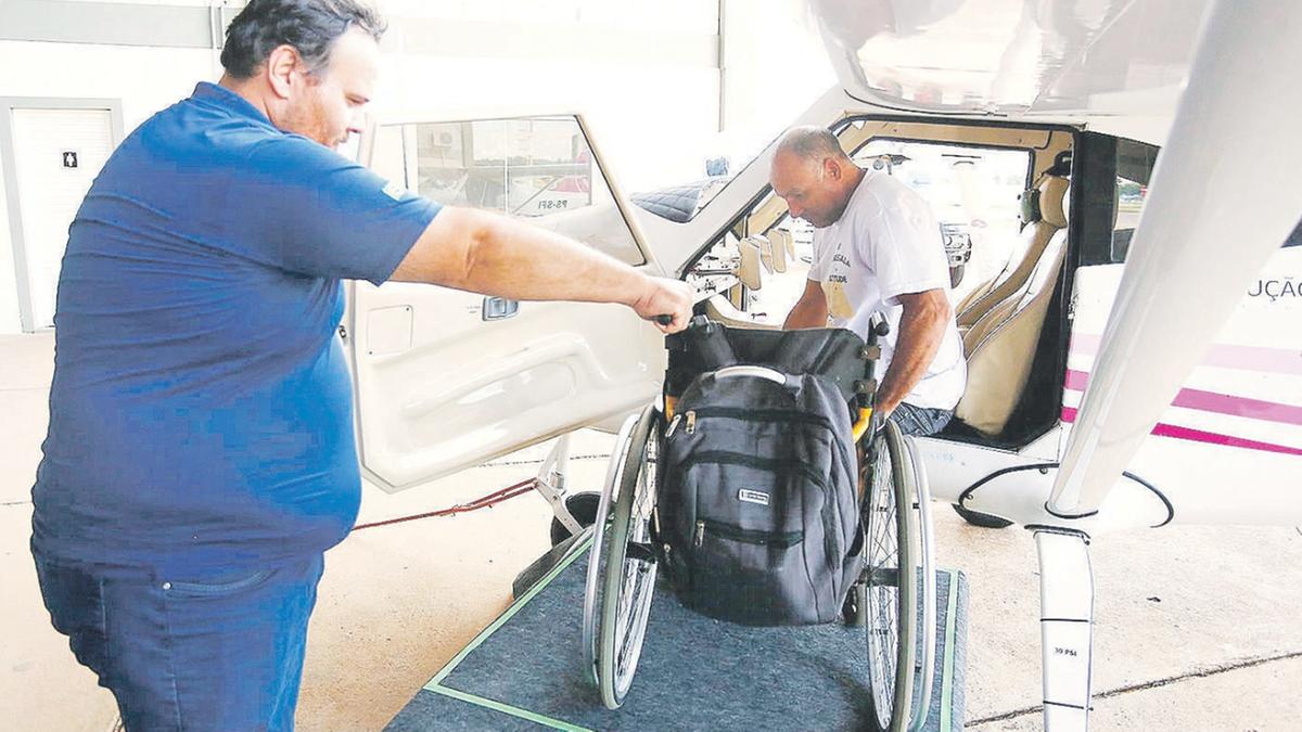 Ademir Ribeiro Pereira, 55 anos, perdeu o movimento das pernas em 1992 ao ser vítima de bala perdida e considerou que a possibilidade de cadeirantes se formarem como pilotos é um ato importante que mostra representatividade e respeito (Kamá Ribeiro)