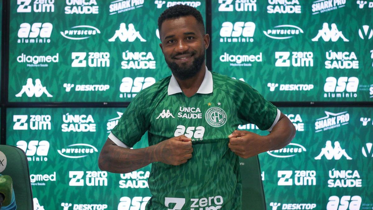 O lateral-direito Cicinho foi o primeiro reforço anunciado na última janela de transferência (Raphael Silvestre\Guarani FC)
