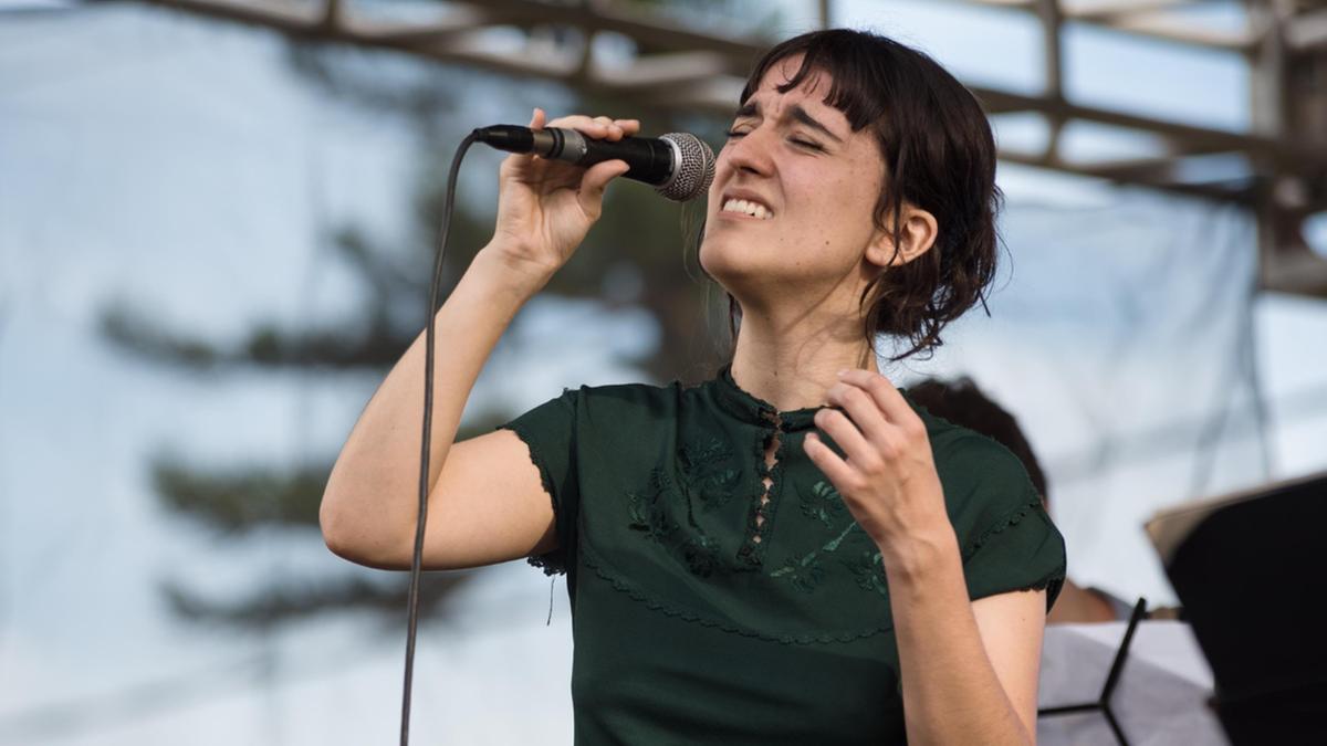 Olivia Monaco e banda vão apresentar clássicos da ‘Voz da América Latina’, como ‘Gracias a la Vida’ e ‘Alfonsina y el Mar’ (Dalton Yatabe)