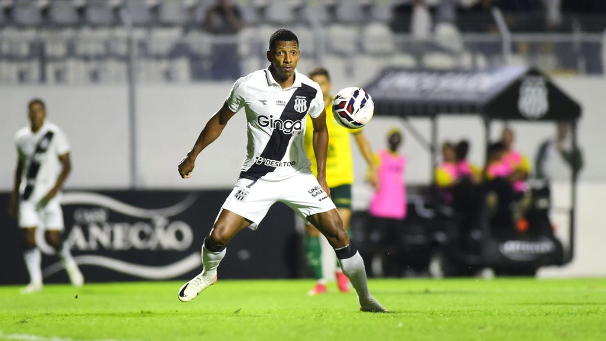 Após fazer três gols no Paulistão, Jean Dias não anotou nenhum até agora na Série C (Marcos Ribolli)