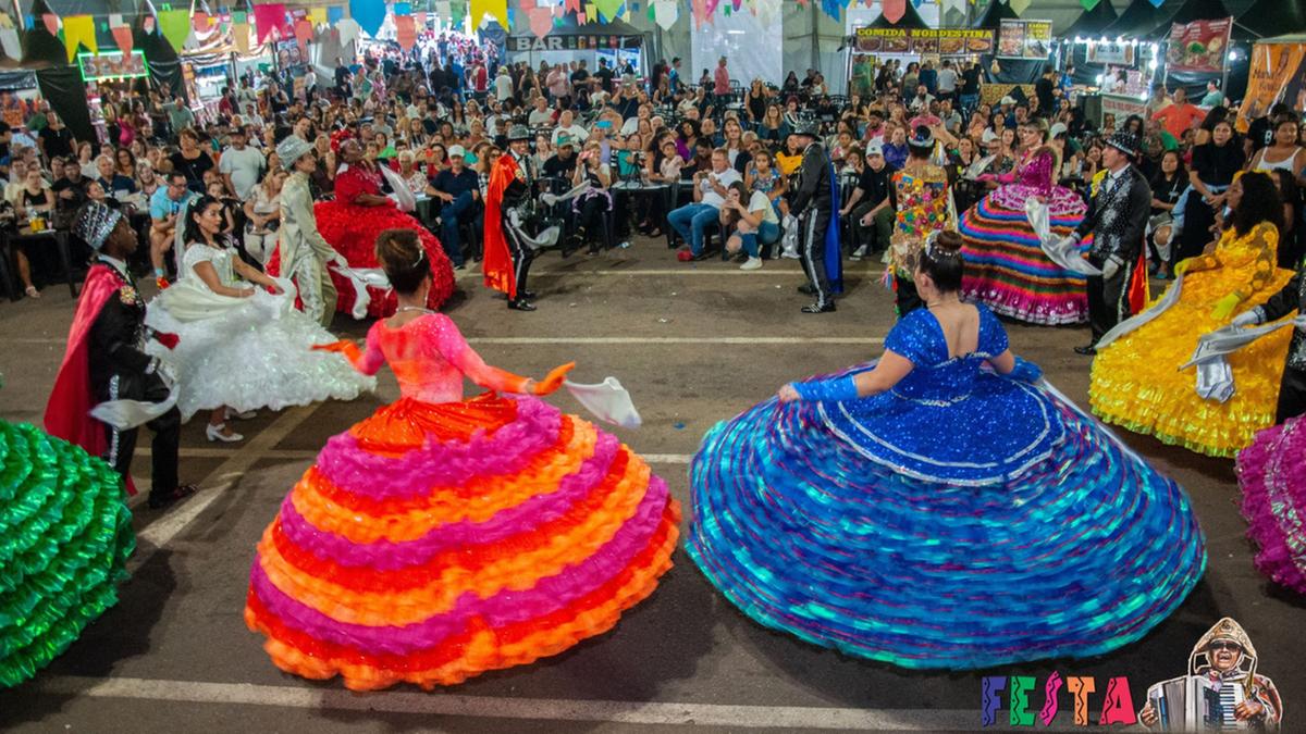 Quadrilha da Côrte, duplas e bandas de forró, baião e maracatu, além de comidas típicas como a buchada de bode, já fizeram parte das edições da Festa Nordestina em outras cidades do Estado (Divulgação)