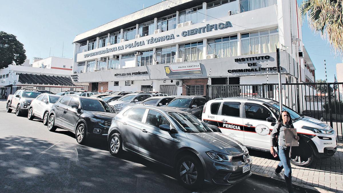 Os peritos de SP recbem mais de 50% das requisições de análises feitas no país; sindicato aponta que a falta de peritos é um problema de anos (Rodrigo Zanotto)