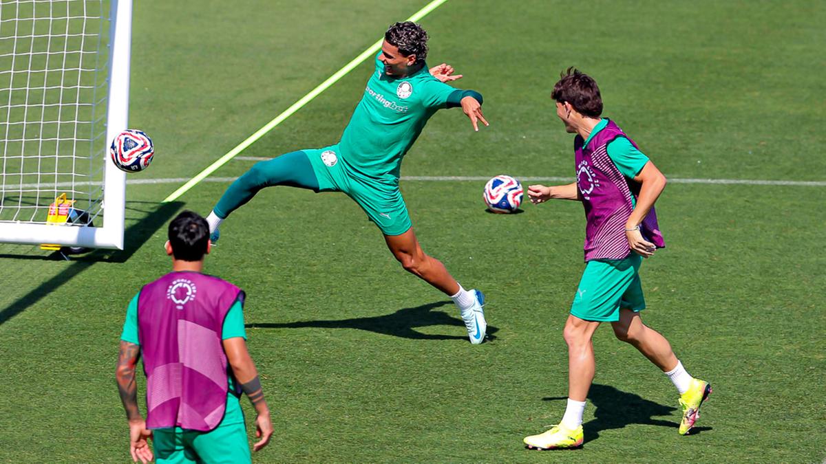 Abel Ferreira estuda mudanças na equipe que tem seis atletas pendurados: Gustavo Gómez, Giay, Richard Ríos, Piquerez, Raphael Veiga, Felipe Anderson (Cesar Greco/Palmeiras)