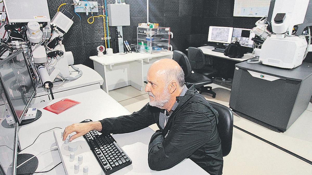 No CNPEM, será montado o Centro de Engenharia Molecular de Materiais Avançados, coordenado pelo cientista Edson Roberto Leite, diretor do Laboratório Nacional de Nanotecnologia; projeto contará com parceria de pesquisadores da USP, UFSCar, UFABC, Ipen e Embrapa (Rodrigo Zanotto)