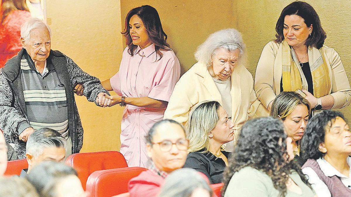 Cerimônia de entrega do selo foi realizada no Salão Vermelho do Paço Municipal e contou com representantes das ILPIs certificadas e de entidades da sociedade civil (Carlos Bassan)