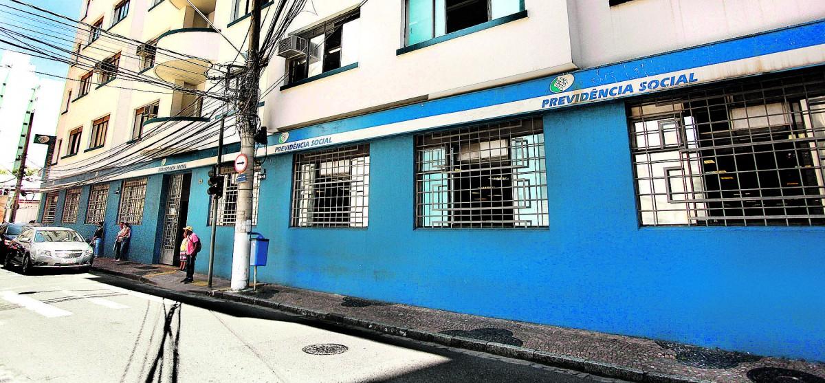 Agência do Instituto Nacional de Seguro Social no Centro de Campinas: fraude flagrada pela Polícia Federal concedia benefícios a quem não tinha direito; prejuízo de R$ 500 mil (Kamá Ribeiro/ Correio Popular)
