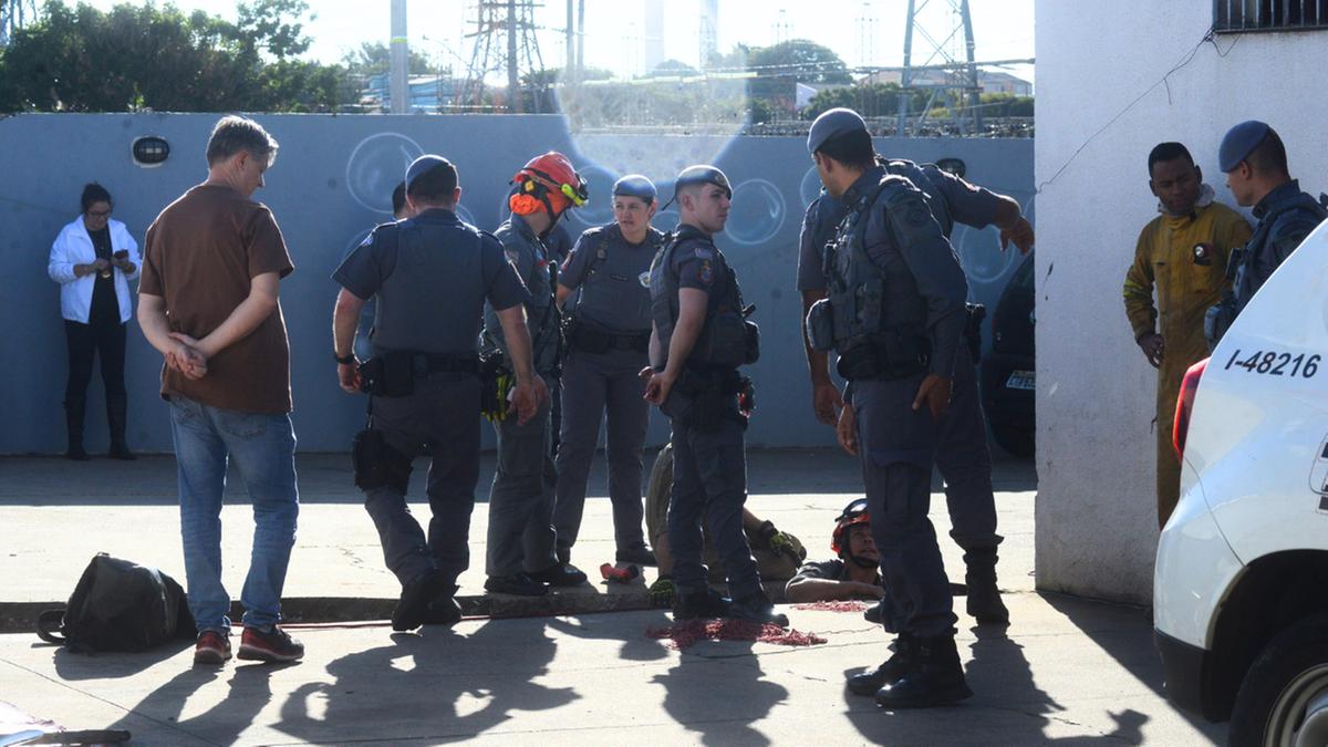 Ação envolveu agentes das polícias Federal e Militar e do Corpo de Bombeiros (Alessandro Torres)