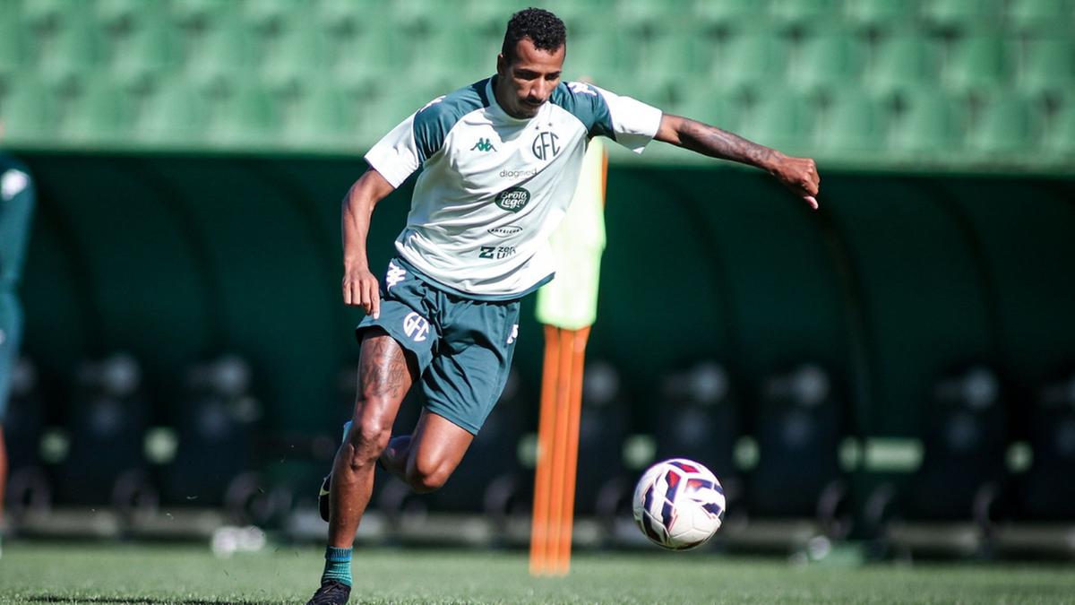 O recém-contratado Mirandinha pode ser a novidade no ataque do Guarani (Raphael Silvestre\Guarani FC)