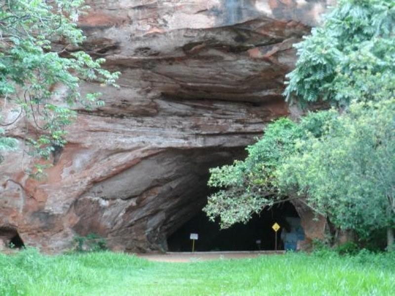 Uma das grupas de Altinópolis (SP): fechamento se baseou em laudo que mostrou que a estrutura da gruta que desabou apresentava fissuras e infiltrações.r
 (Divulgação)