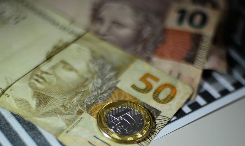 Economia, Moeda Real,Dinheiro, Calculadora (Marcello Casal JrAgência Brasil)