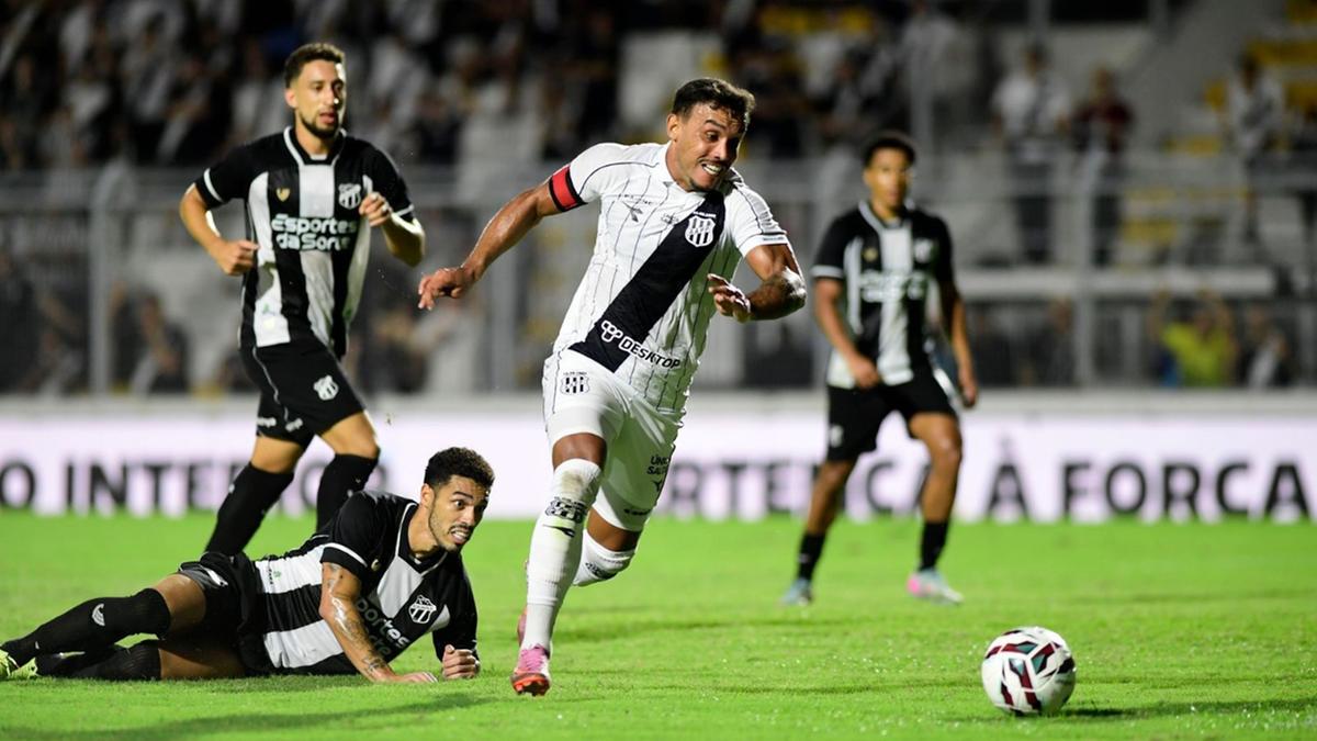 Uma das principais contratações para a sequência da temporada, o atacante William Pottker ainda não balançou as redes (Marcos Ribolli)