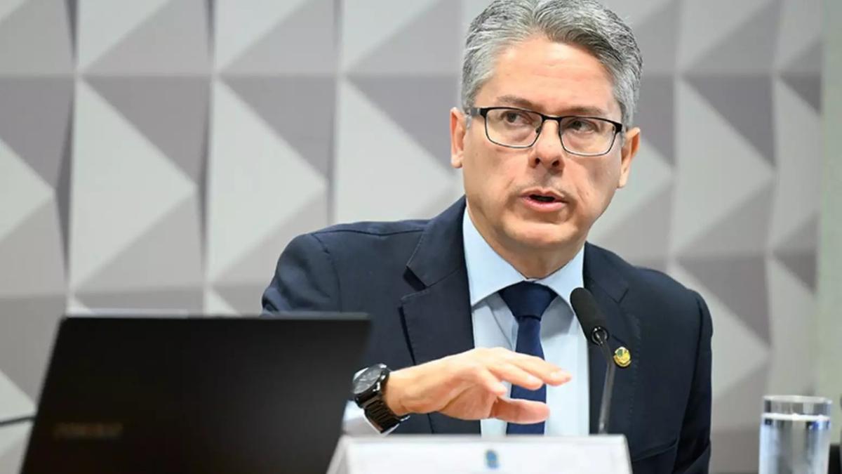 O relatório é assinado pelo senador Alessandro Vieira (MDB-SE) (Andressa Anholete/Agência Senado)