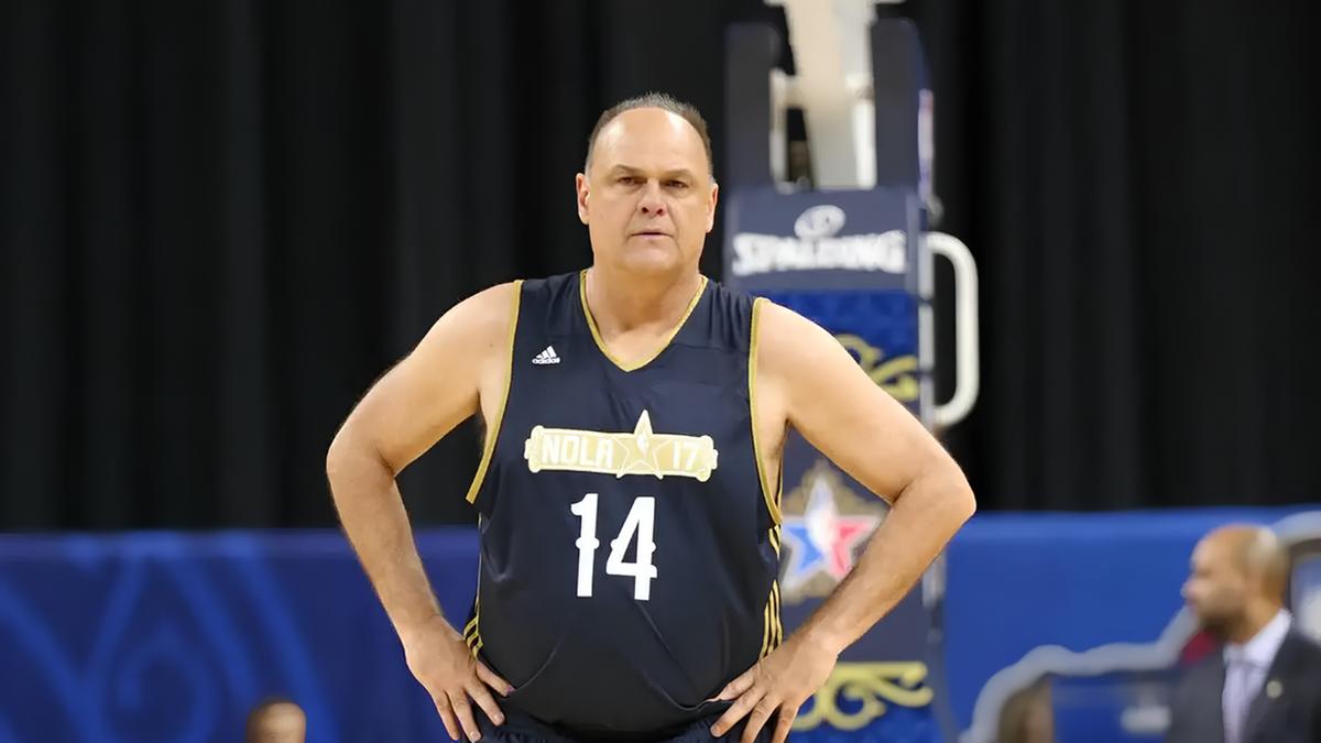 A lenda do basquete, Oscar Schmidt morreu nesta sexta-feira (17/04) após passar por um mal-estar (@oscarschmidt14)
