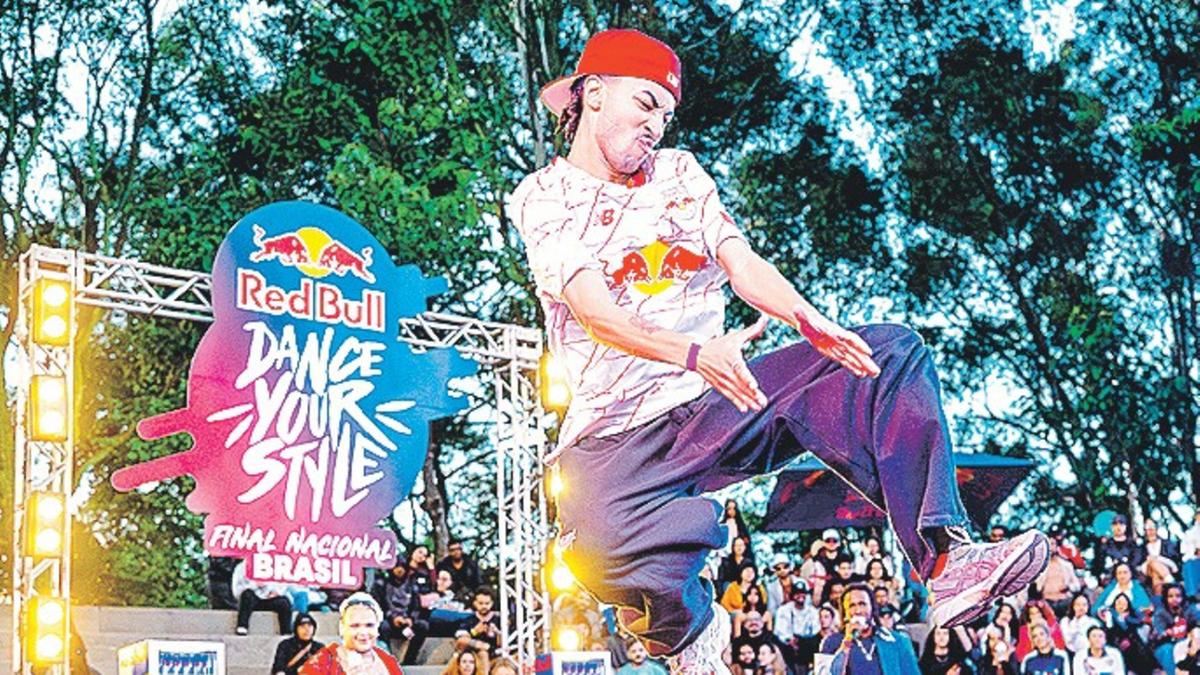 Sem coreografia pré-definida, os dançarinos improvisam em tempo real e é o público quem decide os vencedores (Fabio Piva / Red Bull Content Pool)