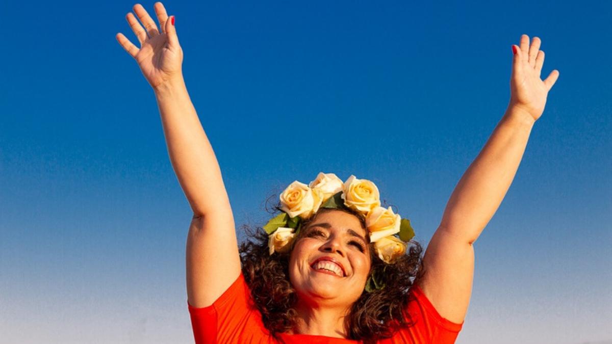Carla Vizeu, mestre em Música pela Unicamp: estudos mostram que ouvir e observar pássaros pode melhorar o humor e promover sensação de bem-estar por várias horas (Nina Pires)