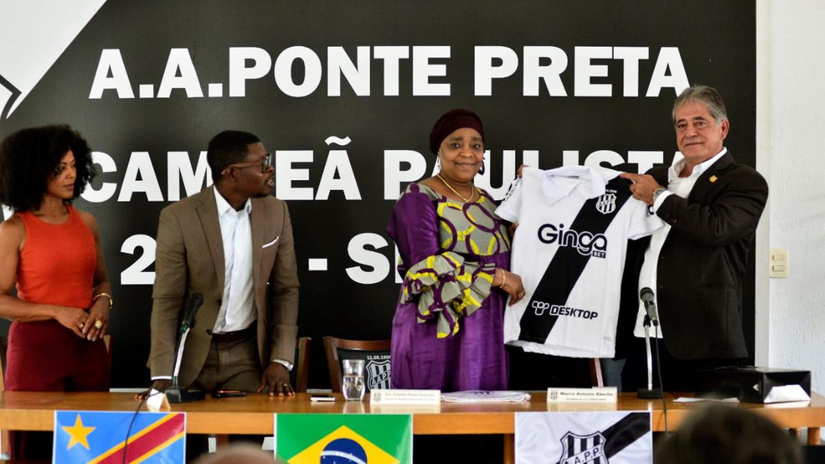 Comitiva da República Democrática do Congo esteve no Moisés Lucarelli em outubro do ano passado e se reuniu com o então presidente Marco Antonio Eberlin (Marco Ribolli)