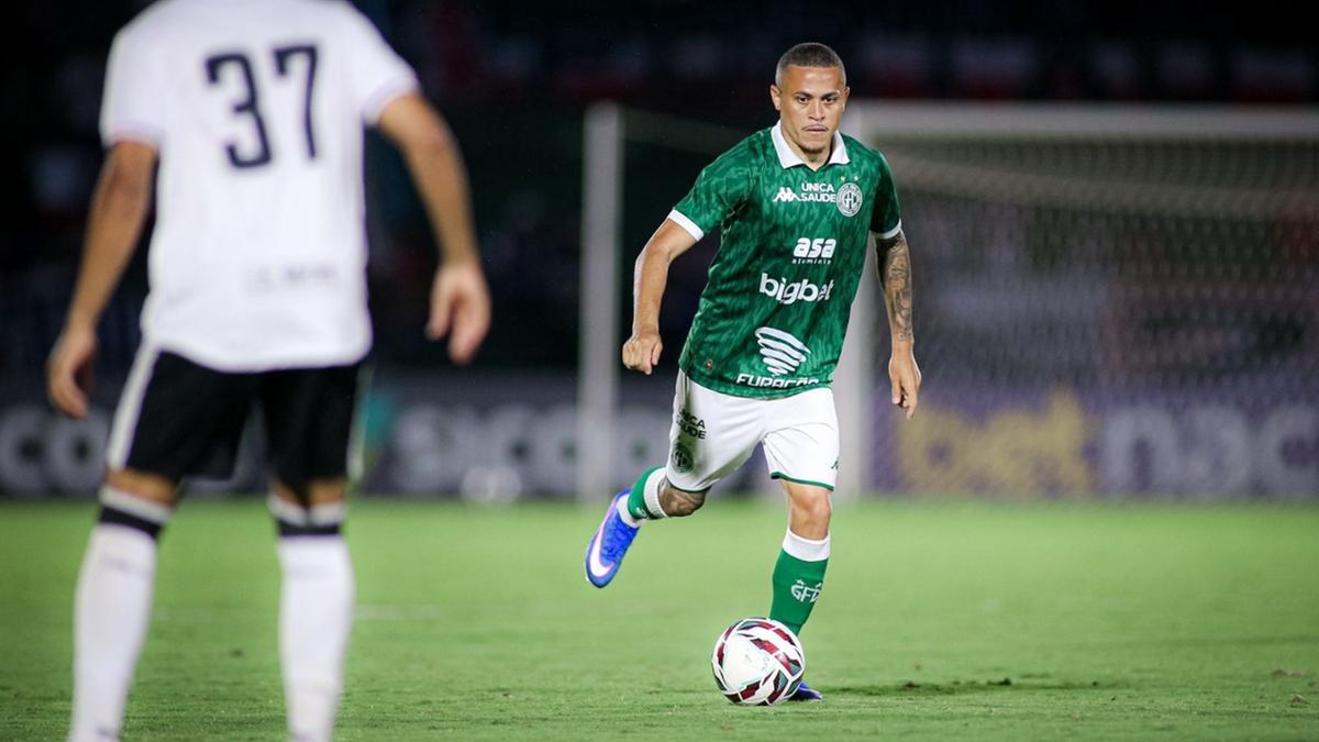 Titular absoluto na equipe de Élio Sizenando, o meia João Paulo destacou que o elenco tem qualidade de sobra para uma reação rápida no torneio (Raphael Silvestre/Guarani FC)