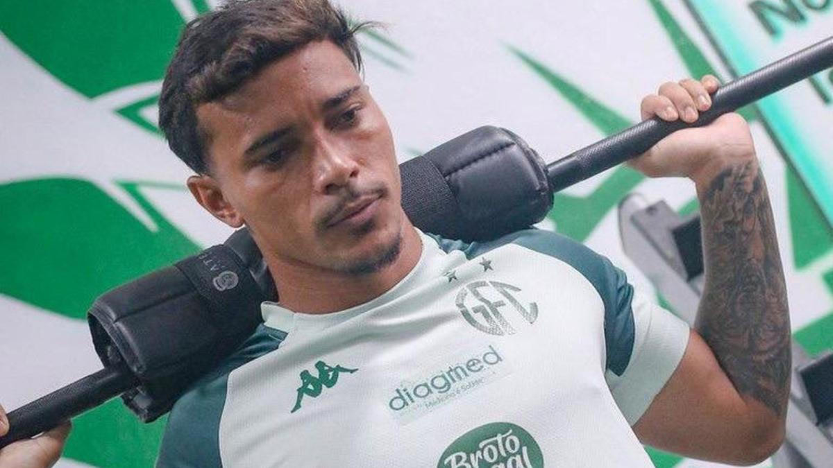 O meia Carlos Eduardo marcou gol e deu assistência na vitória do Guarani por 2 a 0 sobre o Barra-SC, fora de casa, na última rodada (Raphael Silvestre\Guarani FC)
