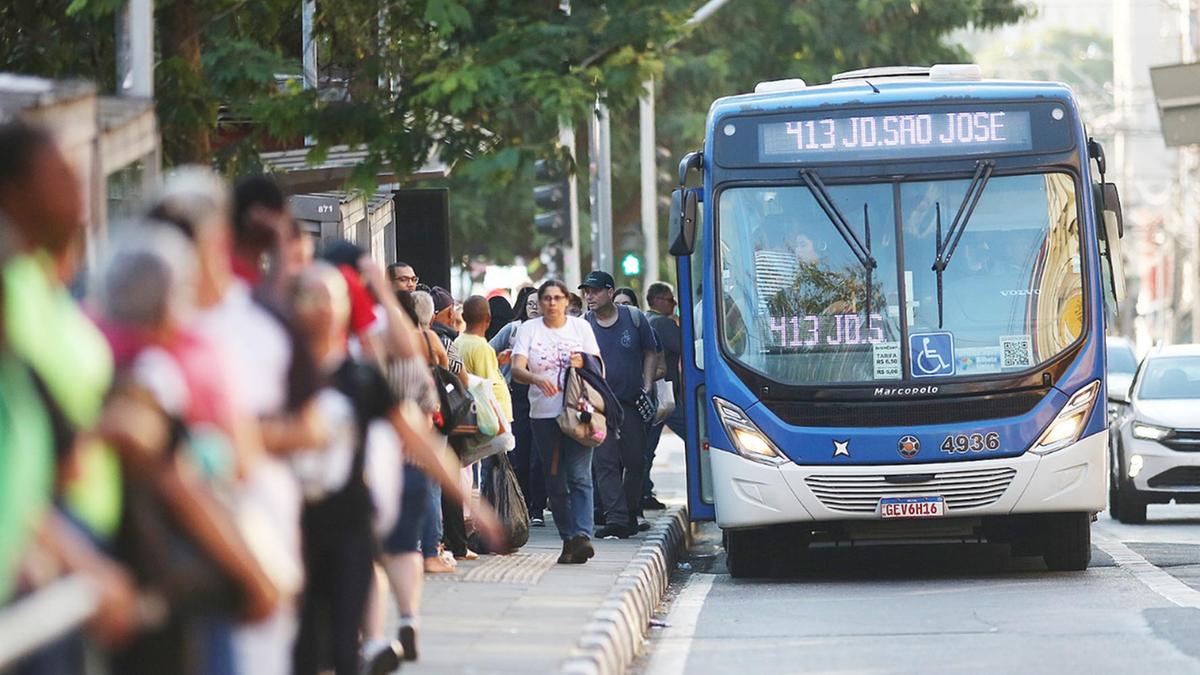 Em 15 de abril, a Câmara Municipal aprovou um Projeto de Lei Complementar estendendo os atuais contratos do transporte por mais dois anos (Kamá Ribeiro)