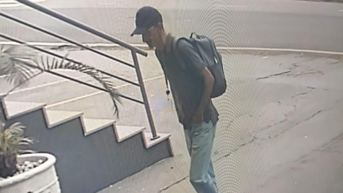 Em algumas das ações, Ferreira se passava por manobrista e pegava as chaves das mãos de clientes sem que funcionários da concessionária percebessem (Polícia Civil)