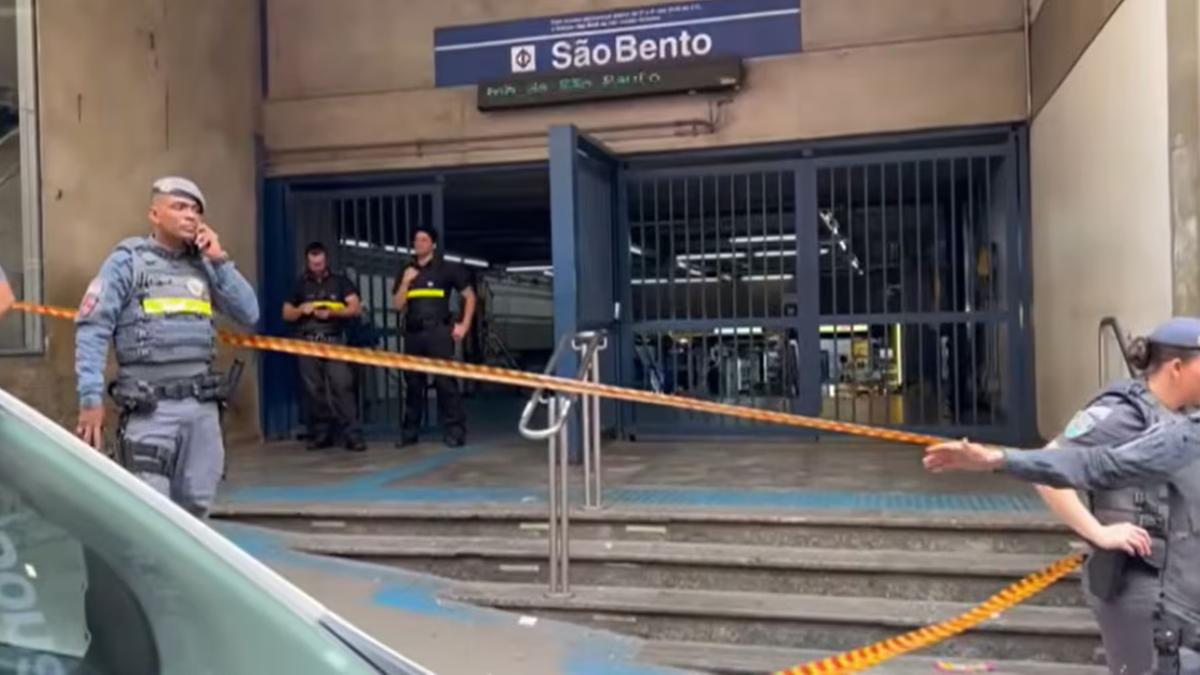 Estação São Bento do Metrô, onde cinco pessoas ficaram feridas após troca de tiros, neste sábado, 30 (Reprodução Balanço Geral/TV Record)