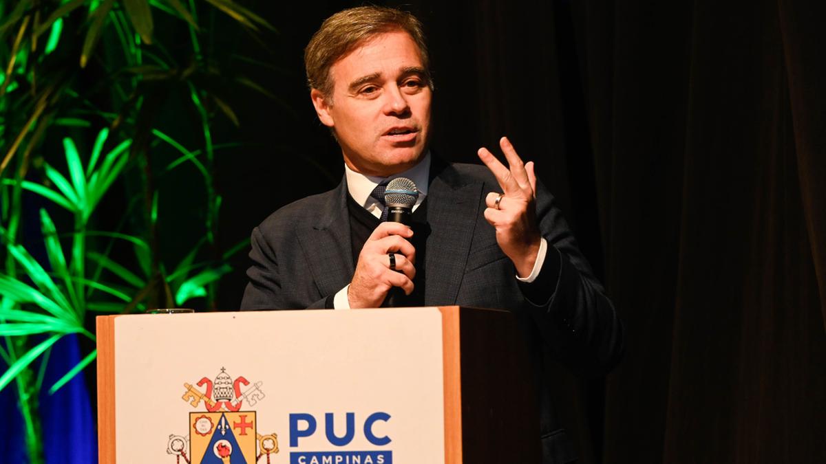 “Que essa escola seja um oxigênio para a cidade e para a administração pública”, afirmou André Mendonça (Rogério Capela)