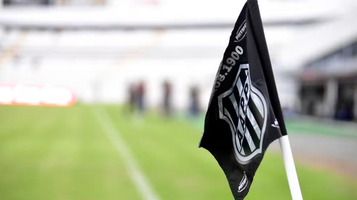Bandeira Ponte Preta; Moisés Lucarelli (Marcos Ribolli)