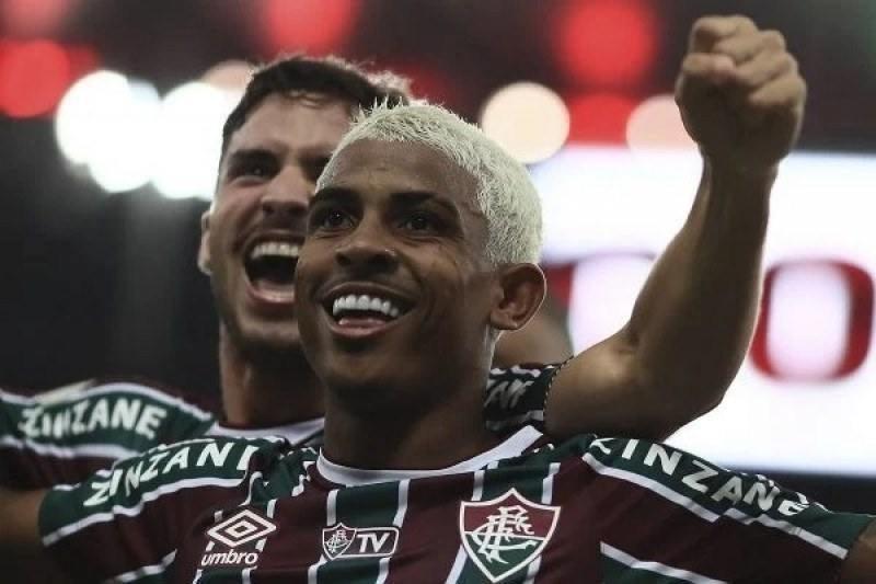 Para o lado tricolor, a vitória recoloca a equipe na luta por uma vaga na próxima edição da Copa Libertadores da América e quebra uma marca importante na história do clássico (Divulgação)