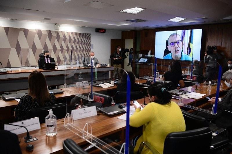 Segundo a enfermeira, durante todo o ano de 2020, os profissionais de saúde com quem ela trabalha tiveram que arcar com seus equipamentos de proteção individual (EPI's) (Edilson Rodrigues/Agência Senado)