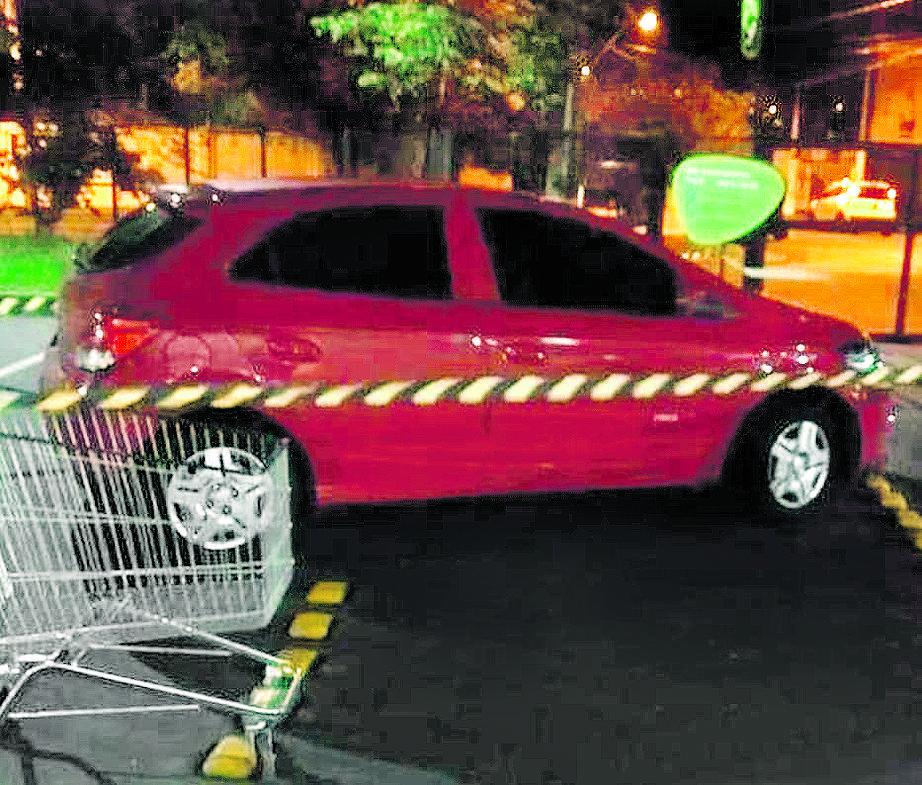 Acusada indiciada usava carro do pai para transportar produtos furtados em supermercados (Reprodução)