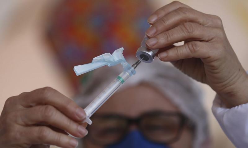 O Distrito Federal começou a vacinar pessoas com 49 anos a partir de hoje. A vacinação contra a Covid-19 começou no dia 19 de janeiro e o DF já  recebeu 1.455.070 doses de imunizantes. (Fabio Rodrigues Pozzebom/Agência Brasil)