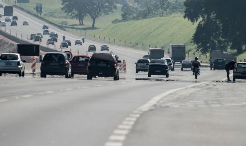 SÃO PAULO, SP, BRASIL,  11-05-2013, 11h30: Movimentação na rodovia dos Bandeirantes, em São Paulo. (Foto: Marcelo Camargo/ABr) (Marcelo Camargo/Agência Brasil)