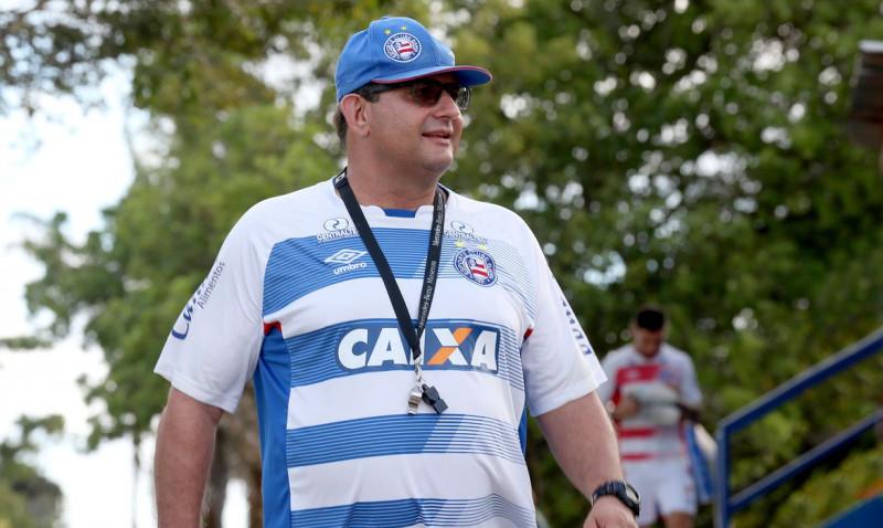 Bahia acerta com o técnico Guto Ferreira (Felipe Oliveira)